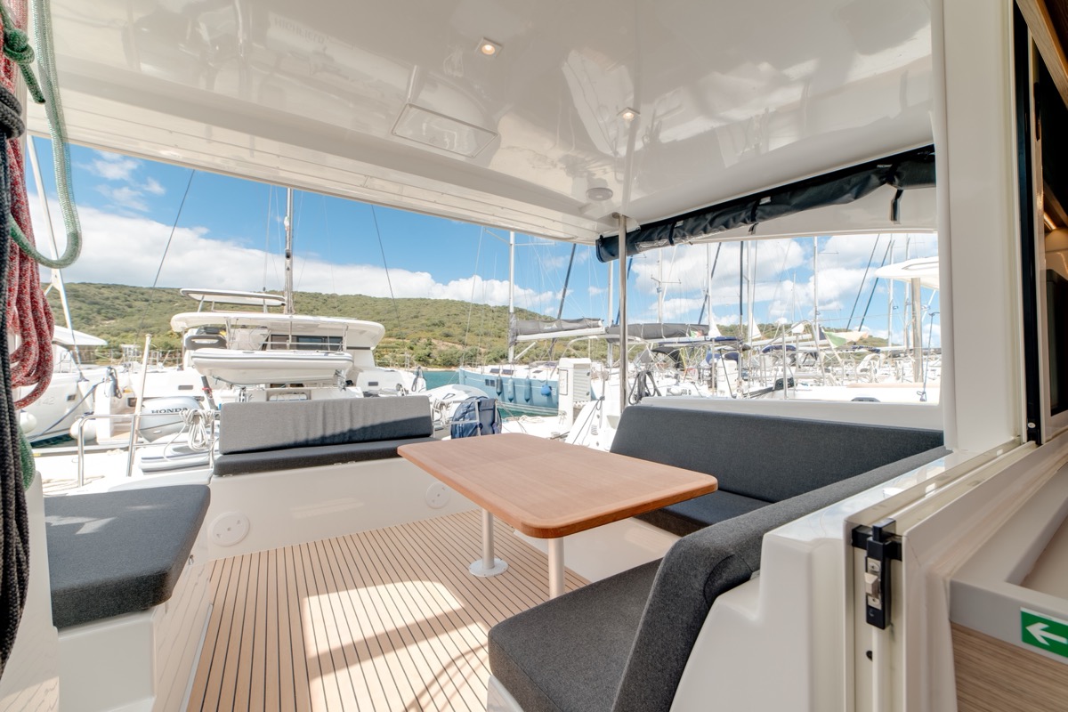 Lagoon 40 — photo 35