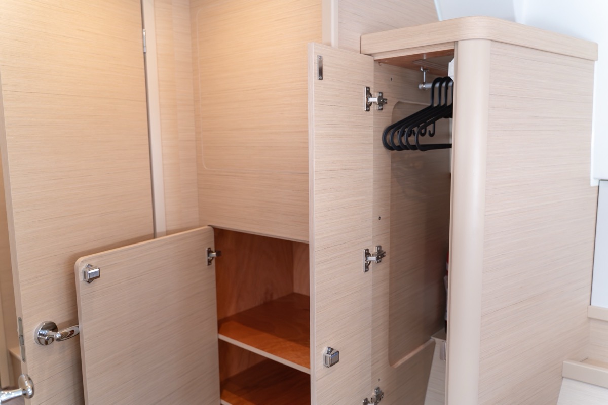Lagoon 42 (3 cab) — photo 44
