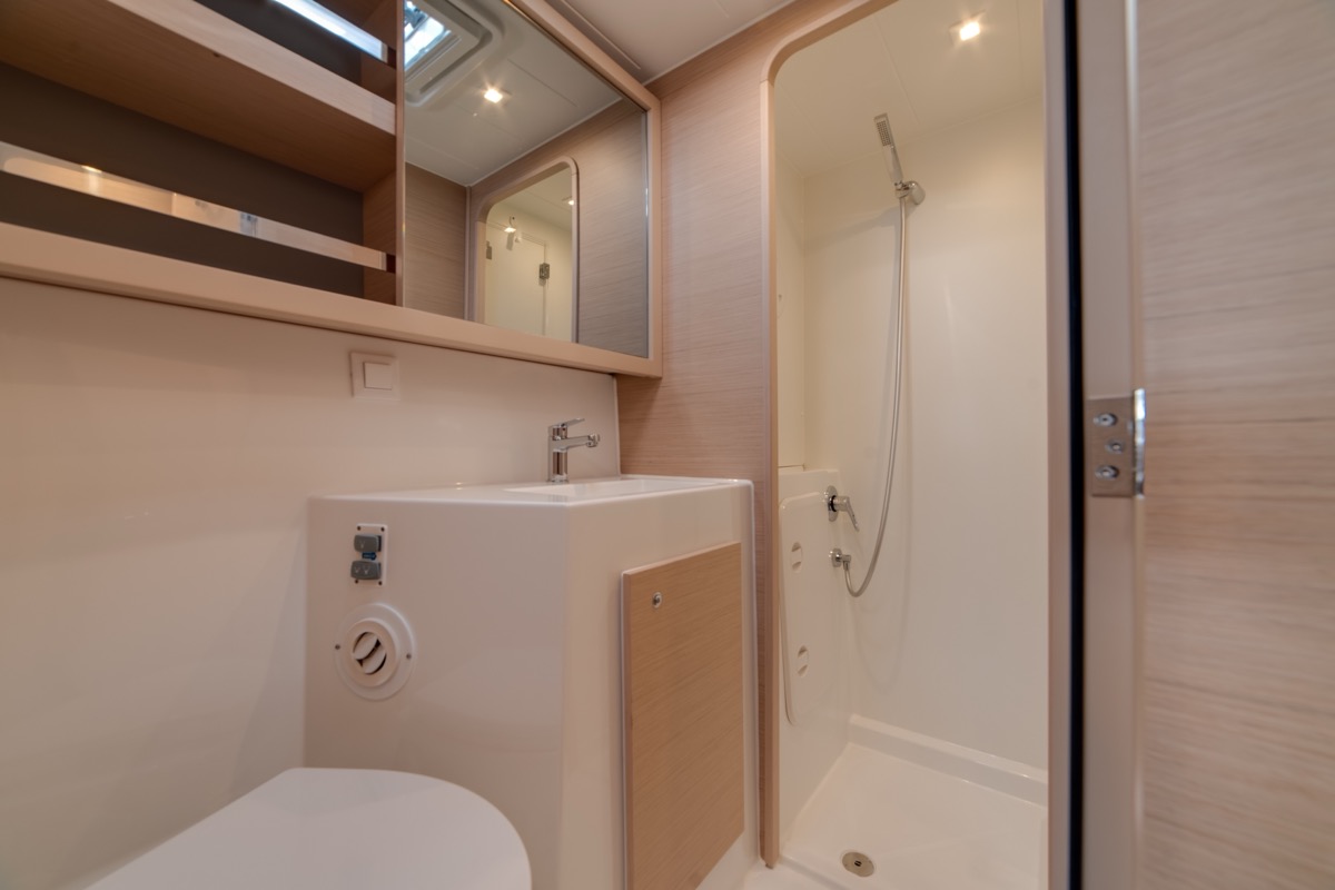 Lagoon 42 (3 cab) — photo 42