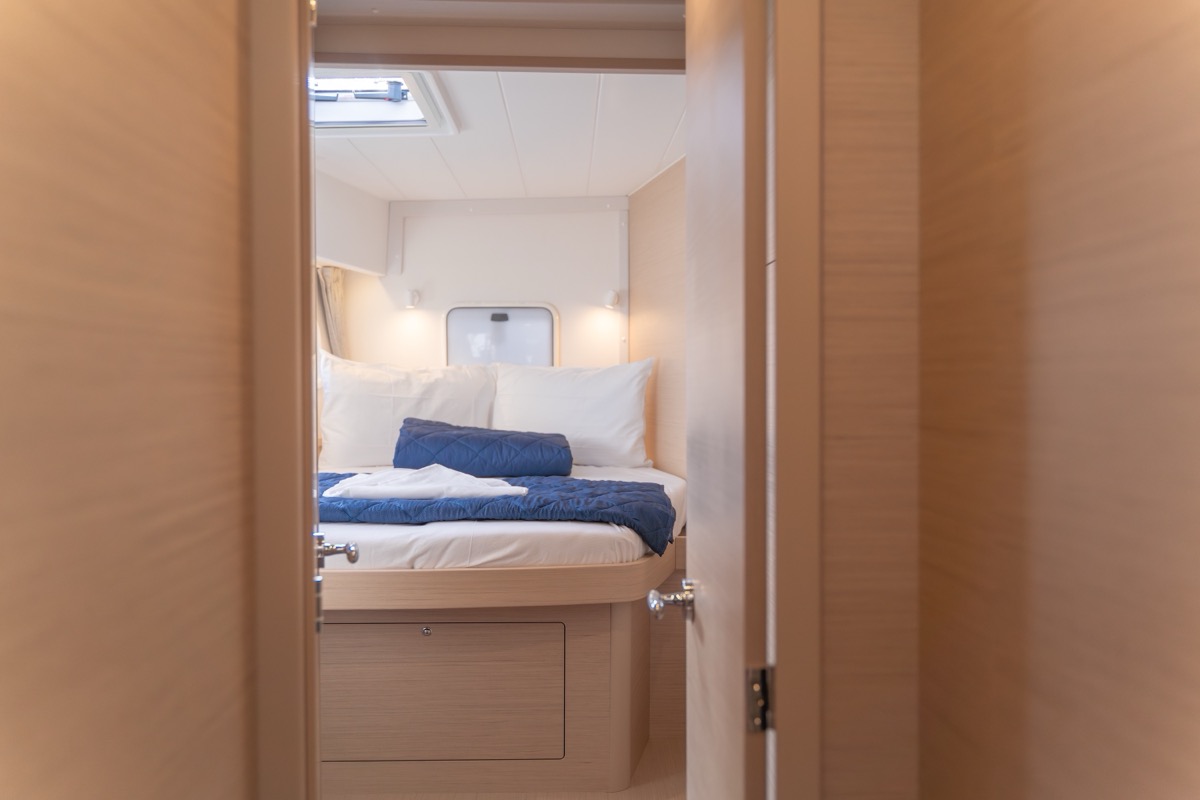 Lagoon 42 (3 cab) — photo 9