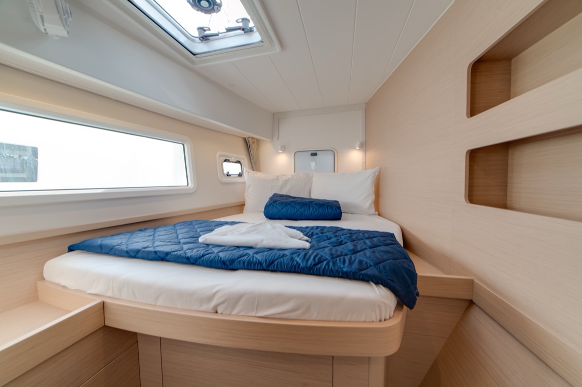 Lagoon 42 (3 cab) — photo 8