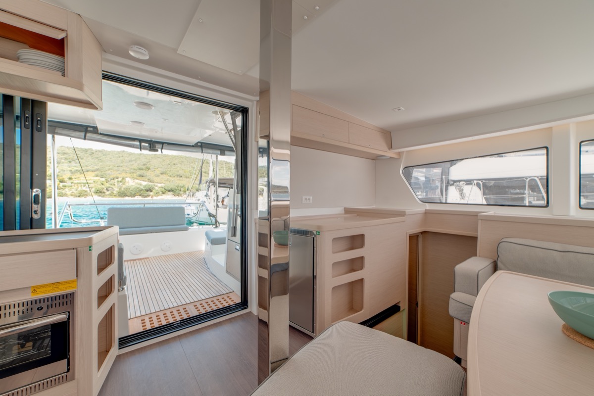 Lagoon 42 (3 cab) — photo 13