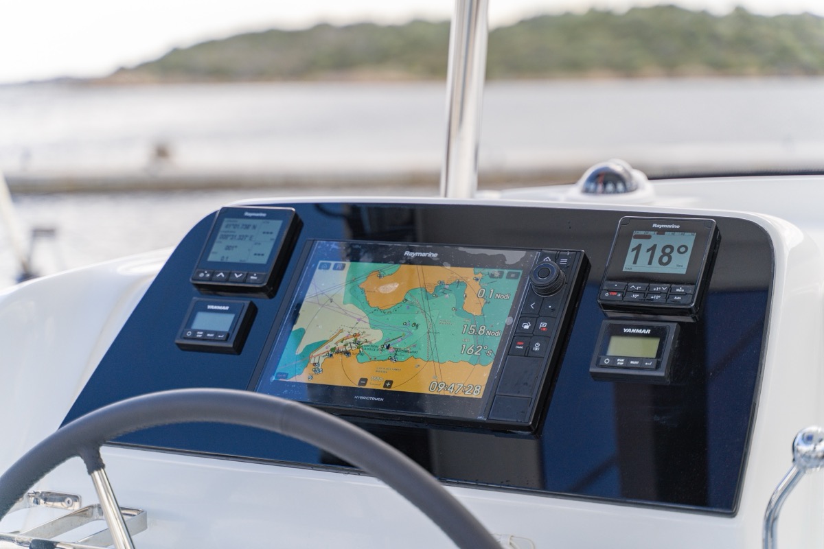 Lagoon 42 (3 cab) — photo 43