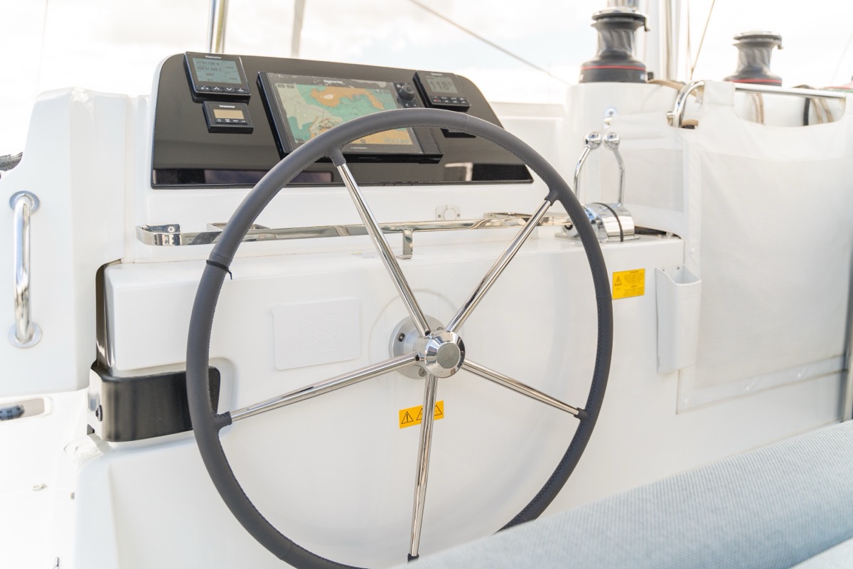 Lagoon 42 (3 cab) — photo 11