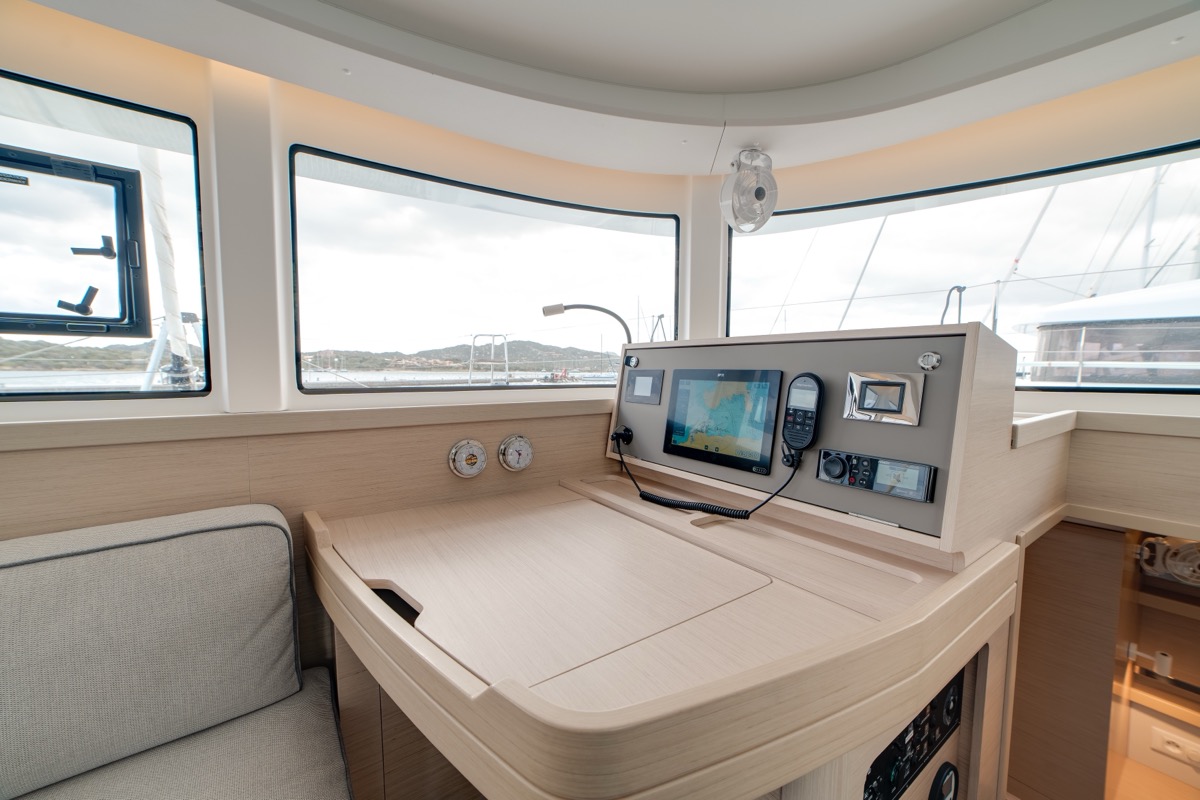 Lagoon 42 (3 cab) — photo 18