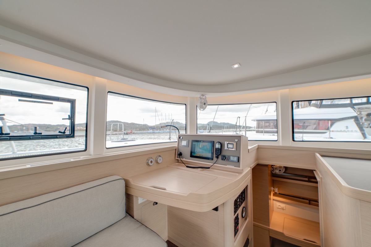 Lagoon 42 (3 cab) — photo 3