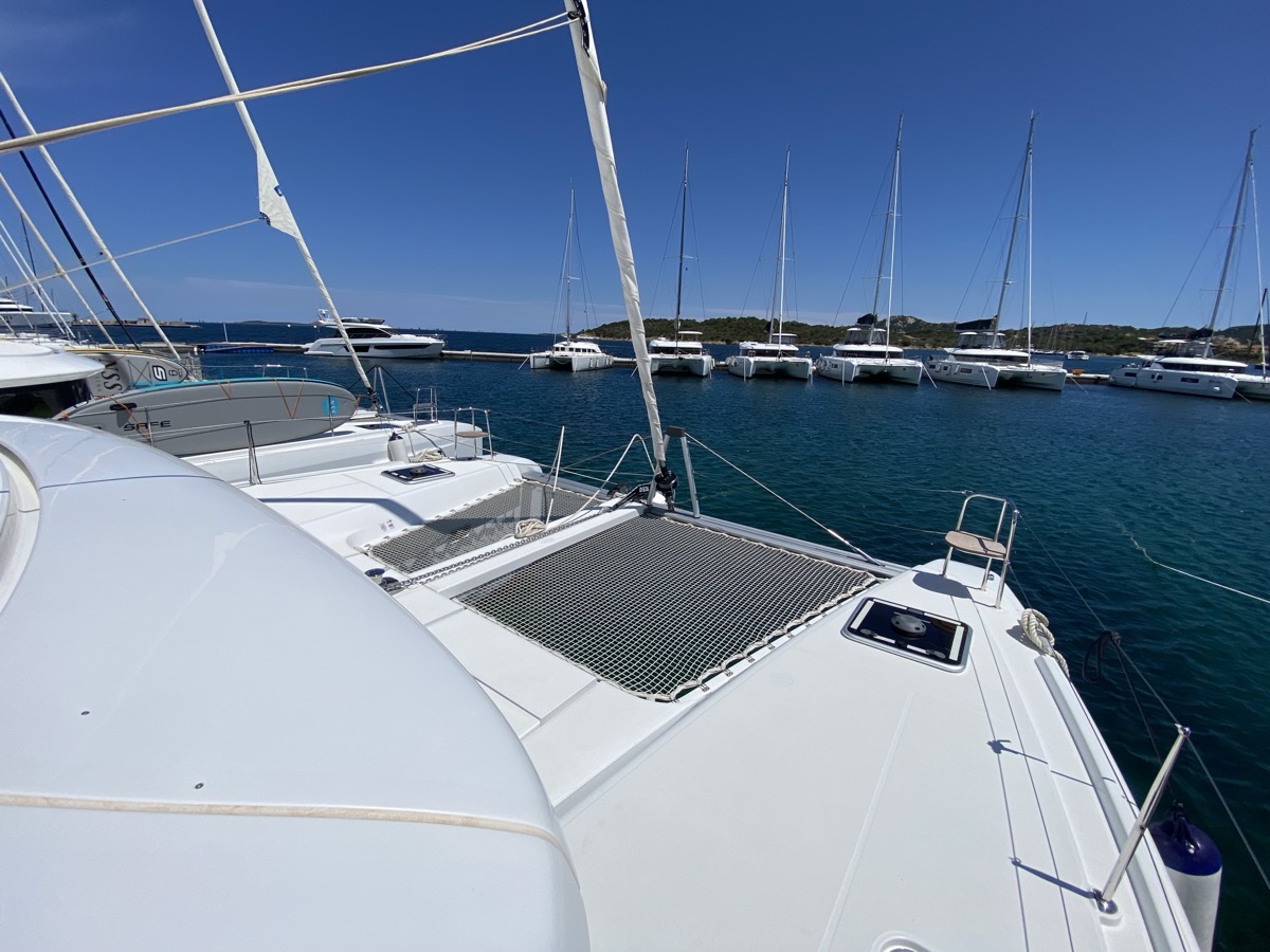 Lagoon 42 — photo 6