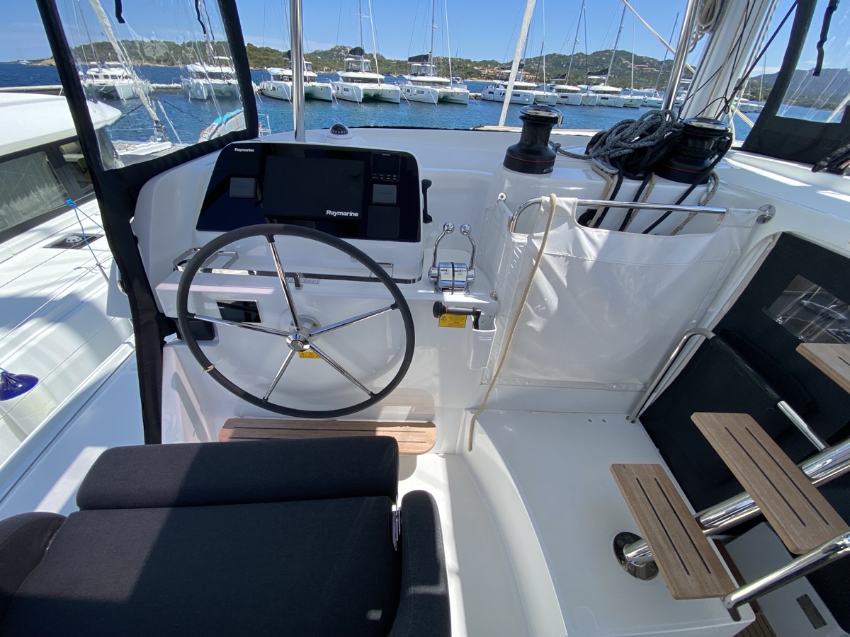Lagoon 42 — photo 28