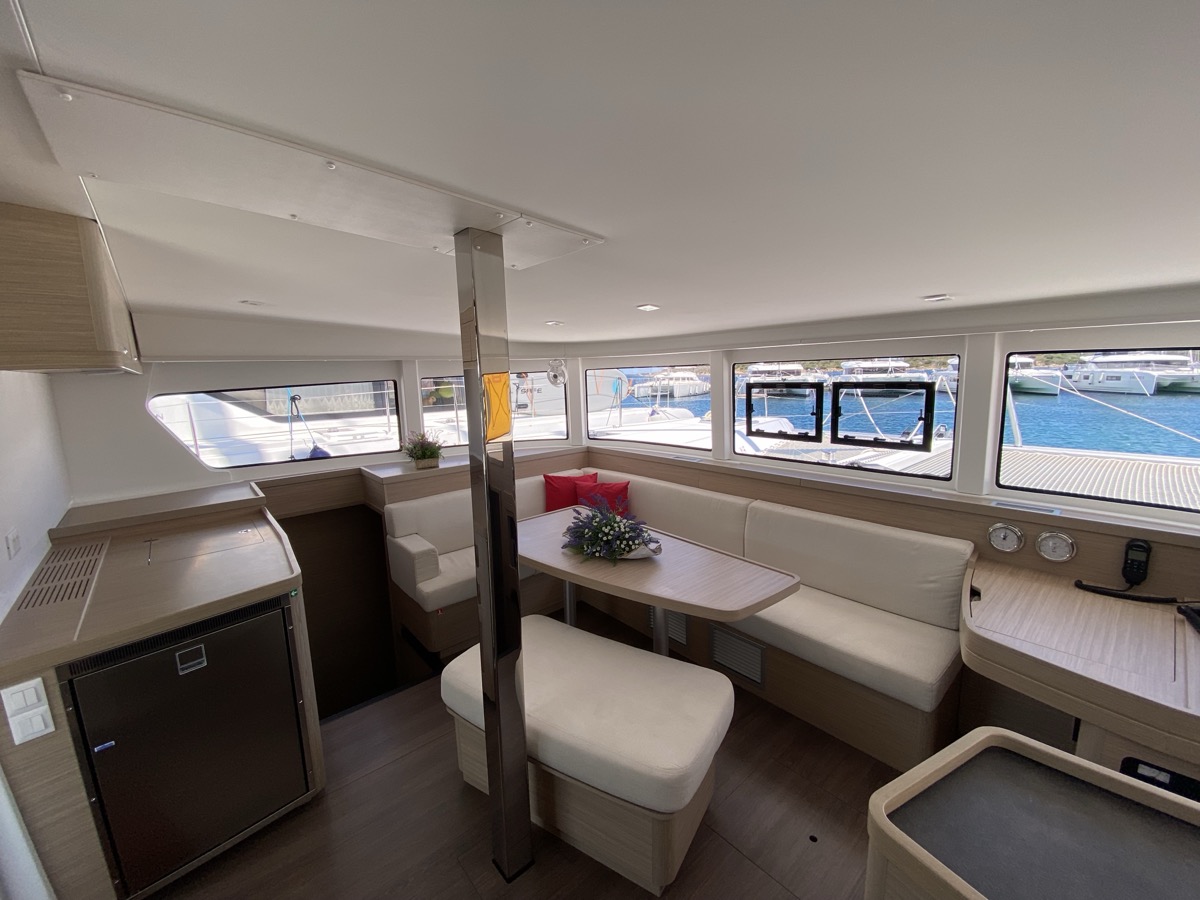 Lagoon 42 — photo 12