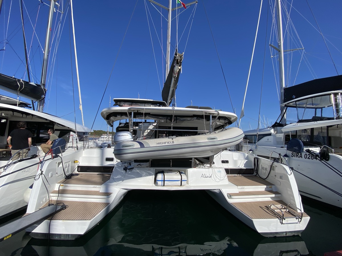 Lagoon 42 — photo 4