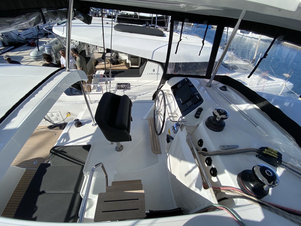 Lagoon 42 — photo 8