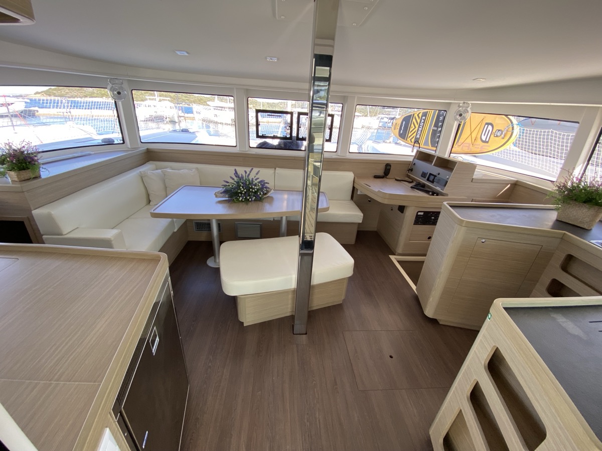 Lagoon 42 — photo 14