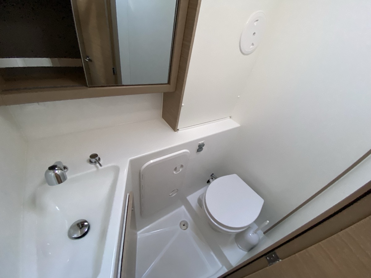 Lagoon 42 — photo 25