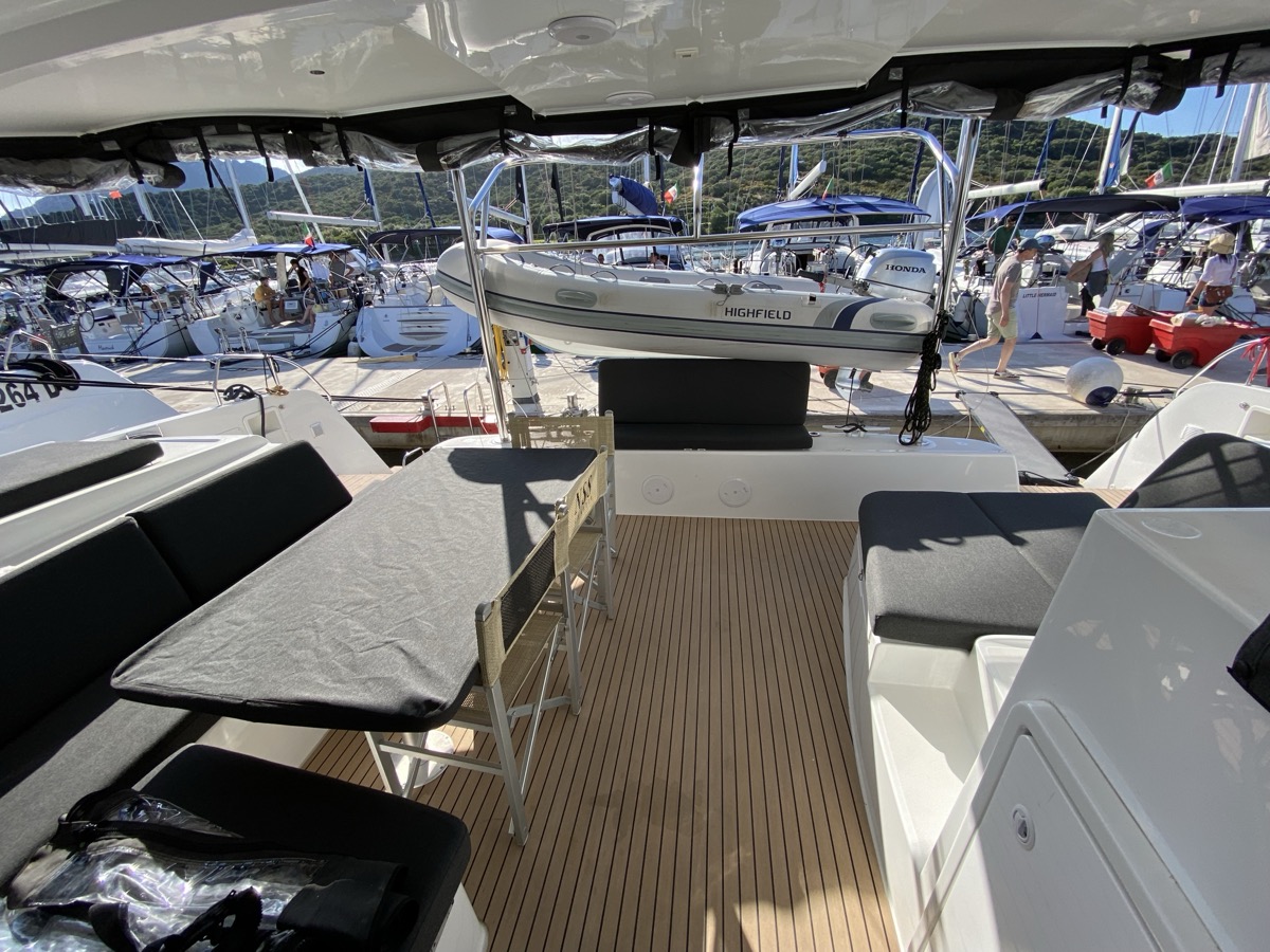 Lagoon 42 — photo 7