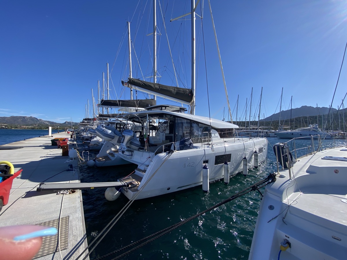 Lagoon 42 — photo 26