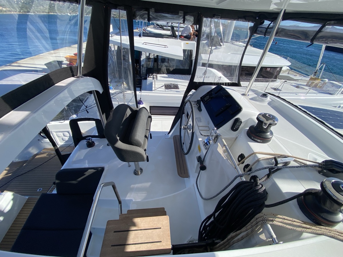 Lagoon 42 — photo 13