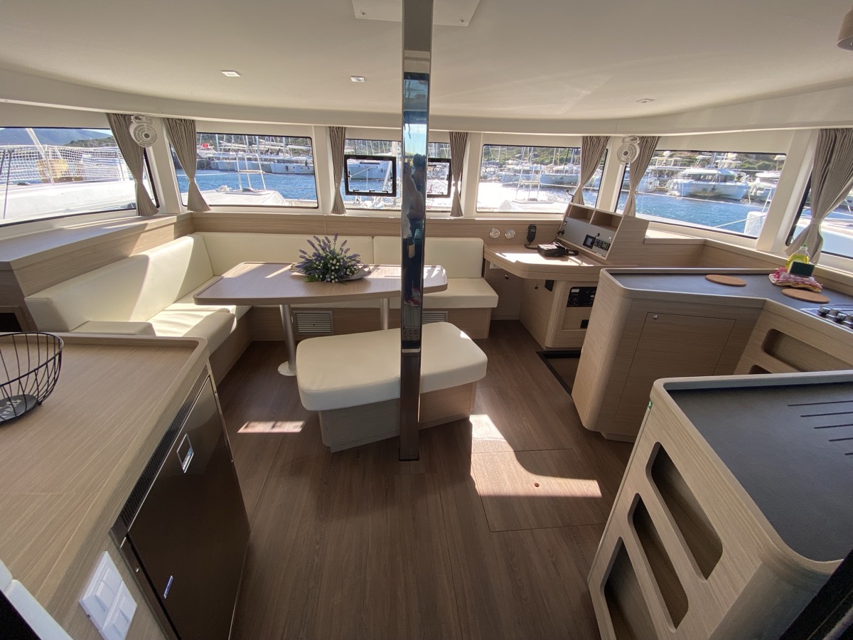 Lagoon 42 — photo 28
