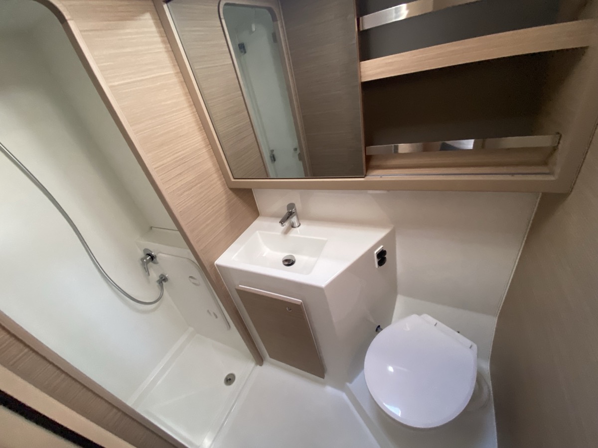Lagoon 42 — photo 20