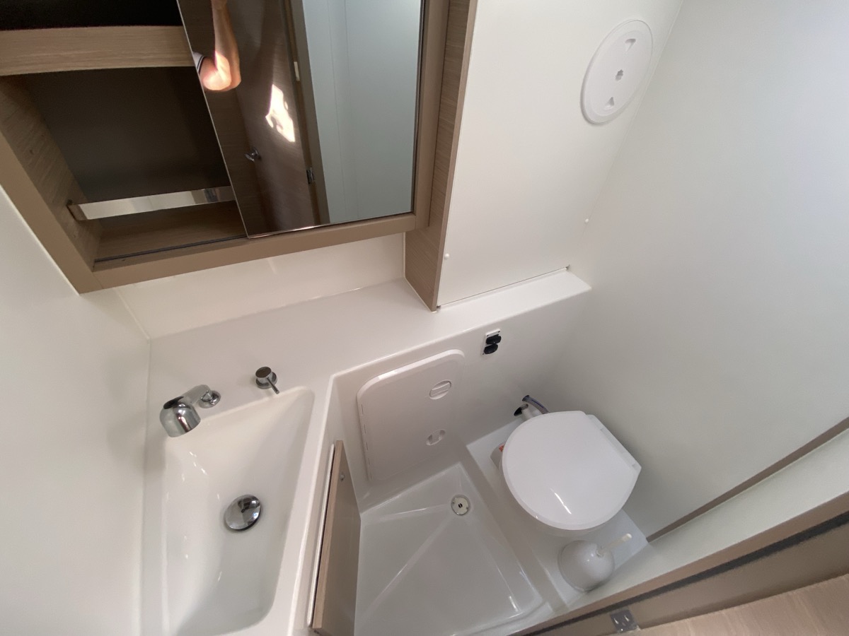 Lagoon 42 — photo 12