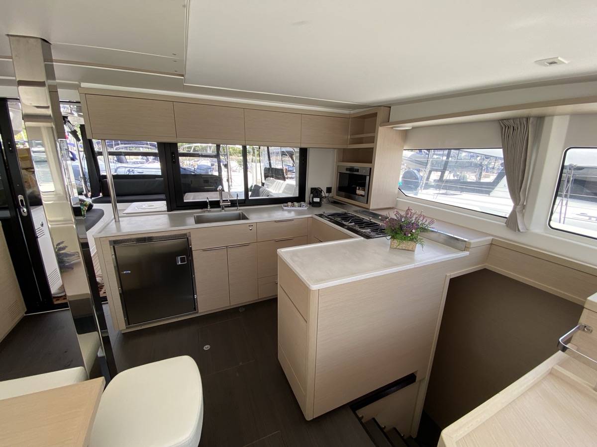 Lagoon 46 — photo 18