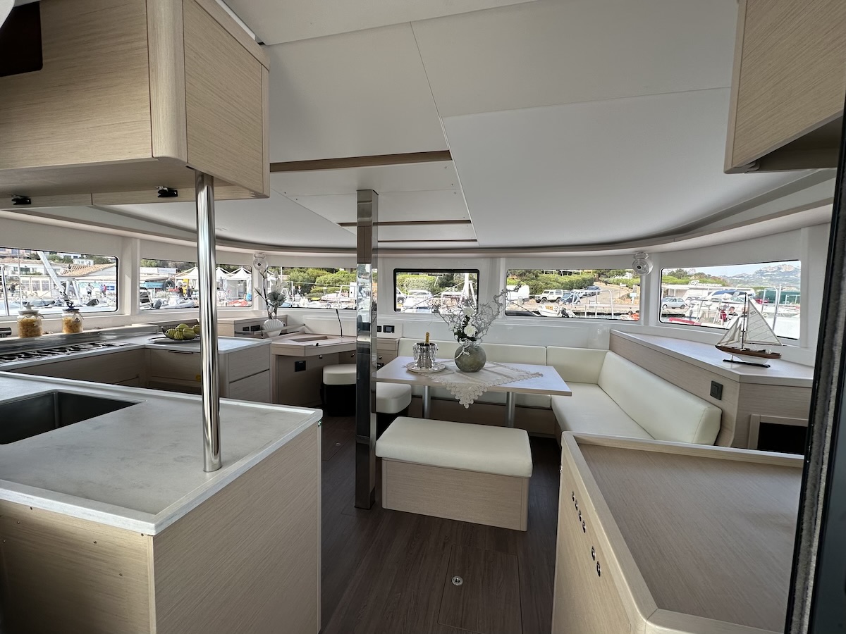 Lagoon 46 — photo 14
