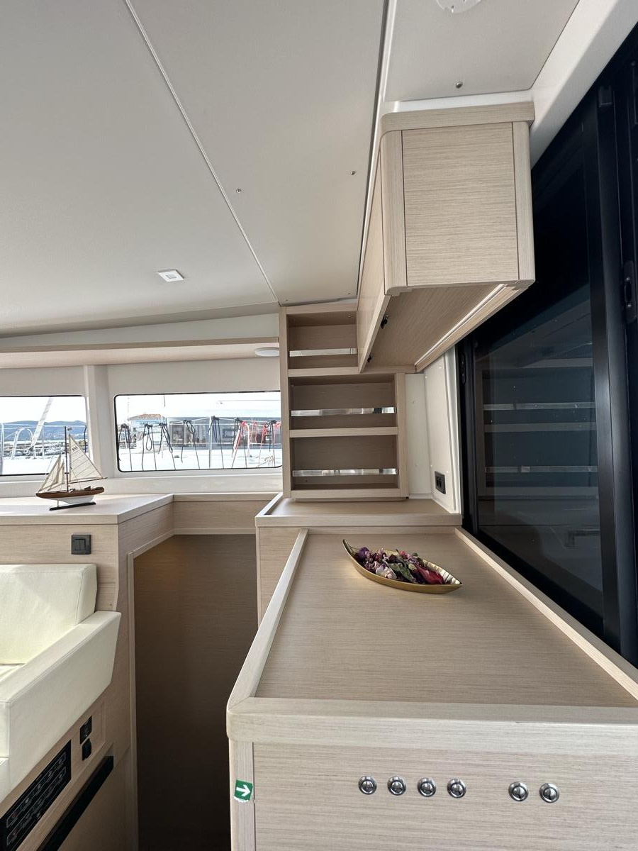 Lagoon 46 — photo 29