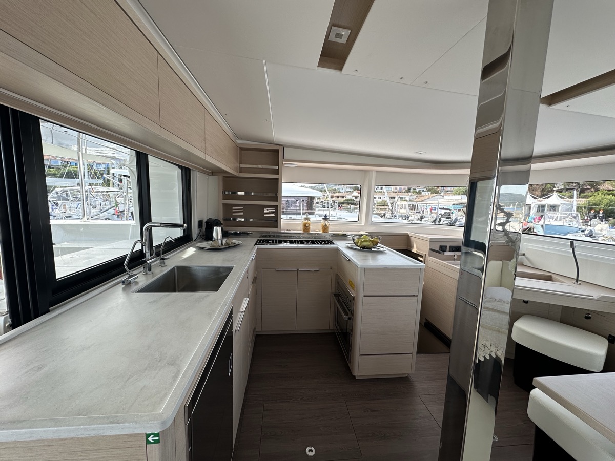 Lagoon 46 — photo 16