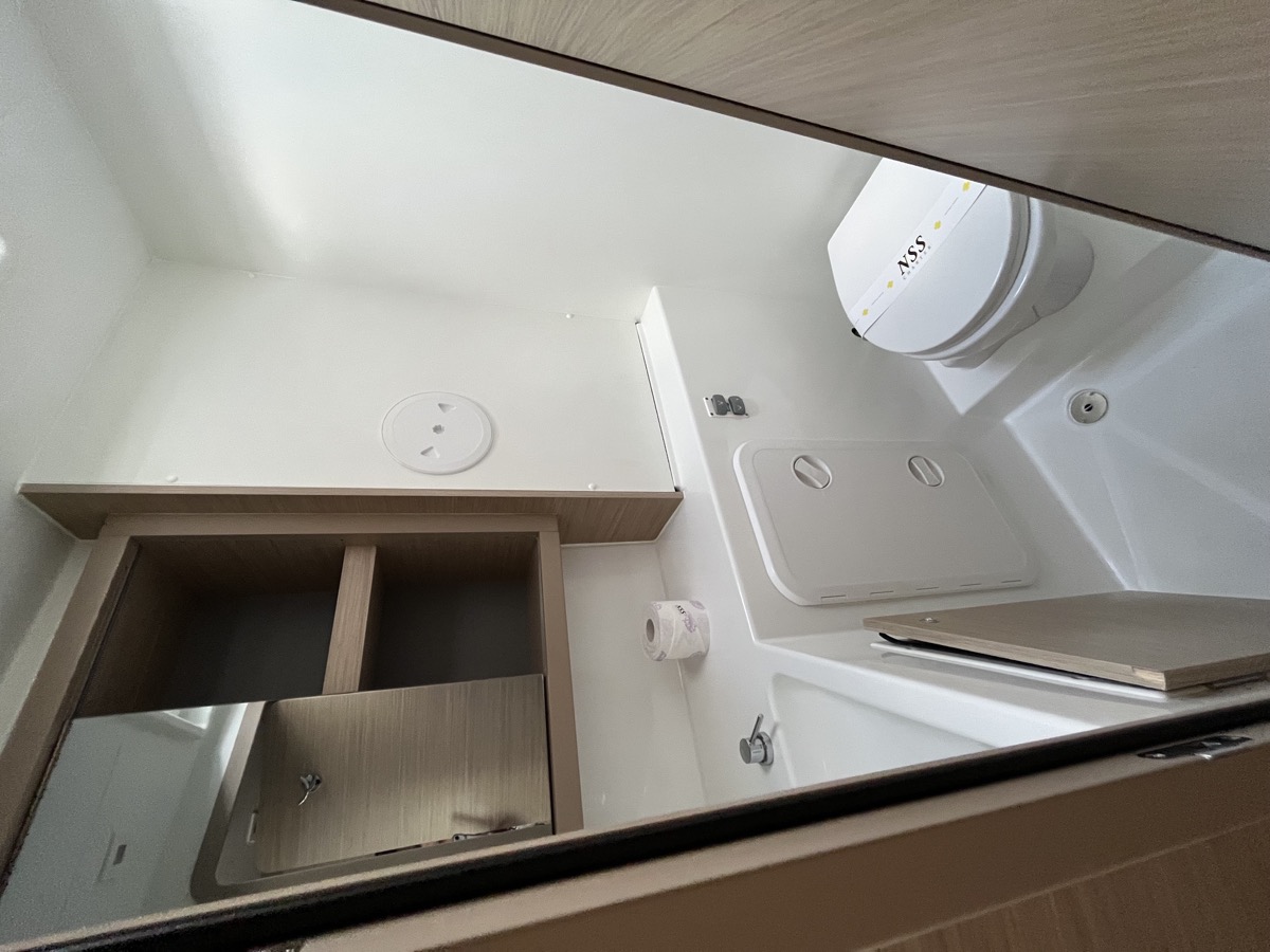 Lagoon 42 — photo 20