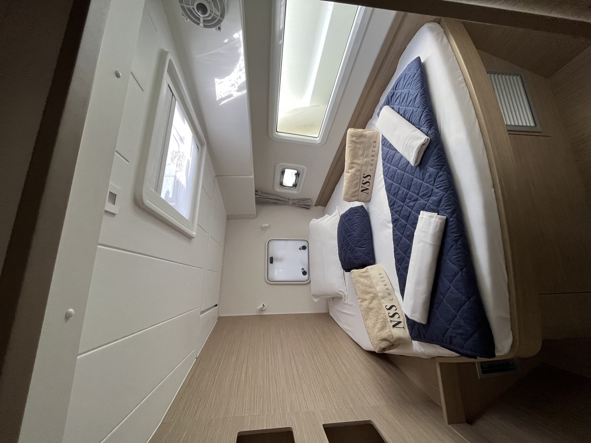 Lagoon 42 — photo 2