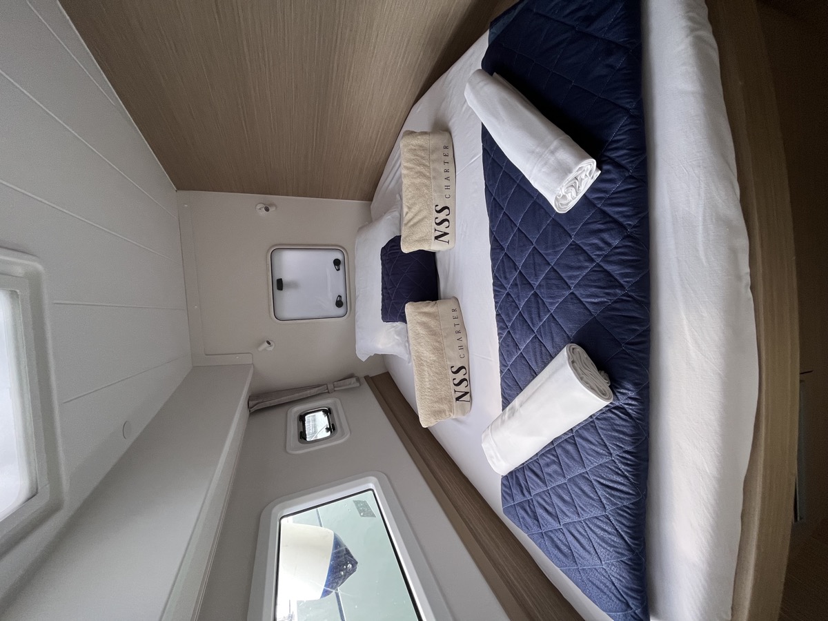Lagoon 42 — photo 17