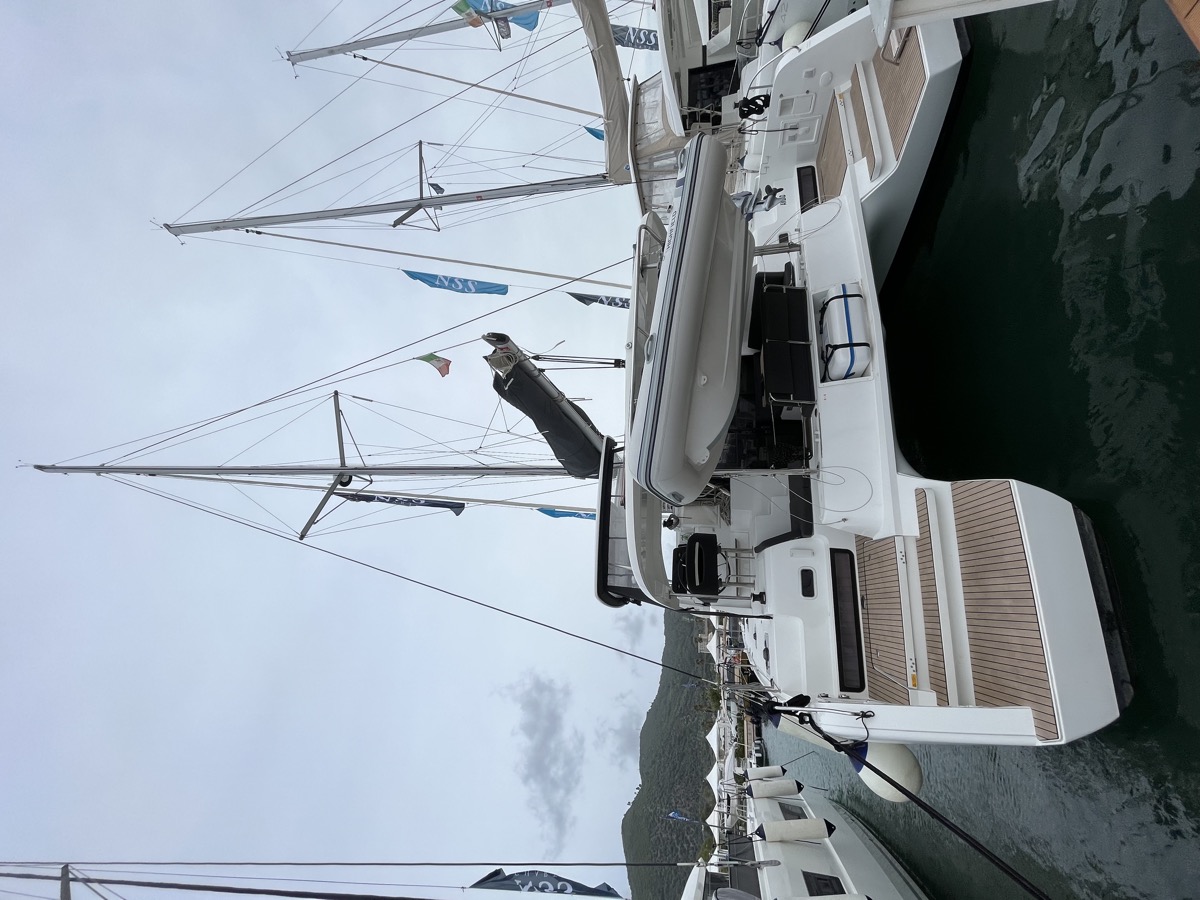 Lagoon 42 — photo 15