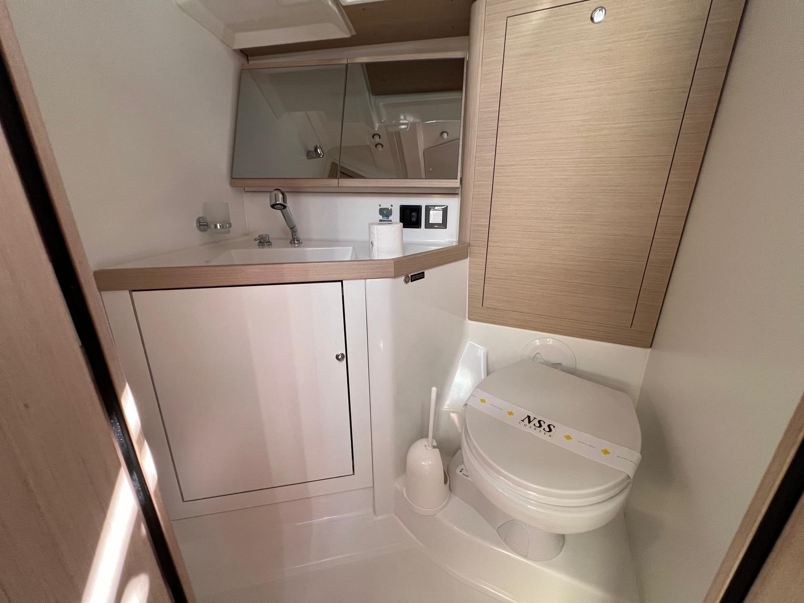 Oceanis 46.1 (4 cab) — photo 9