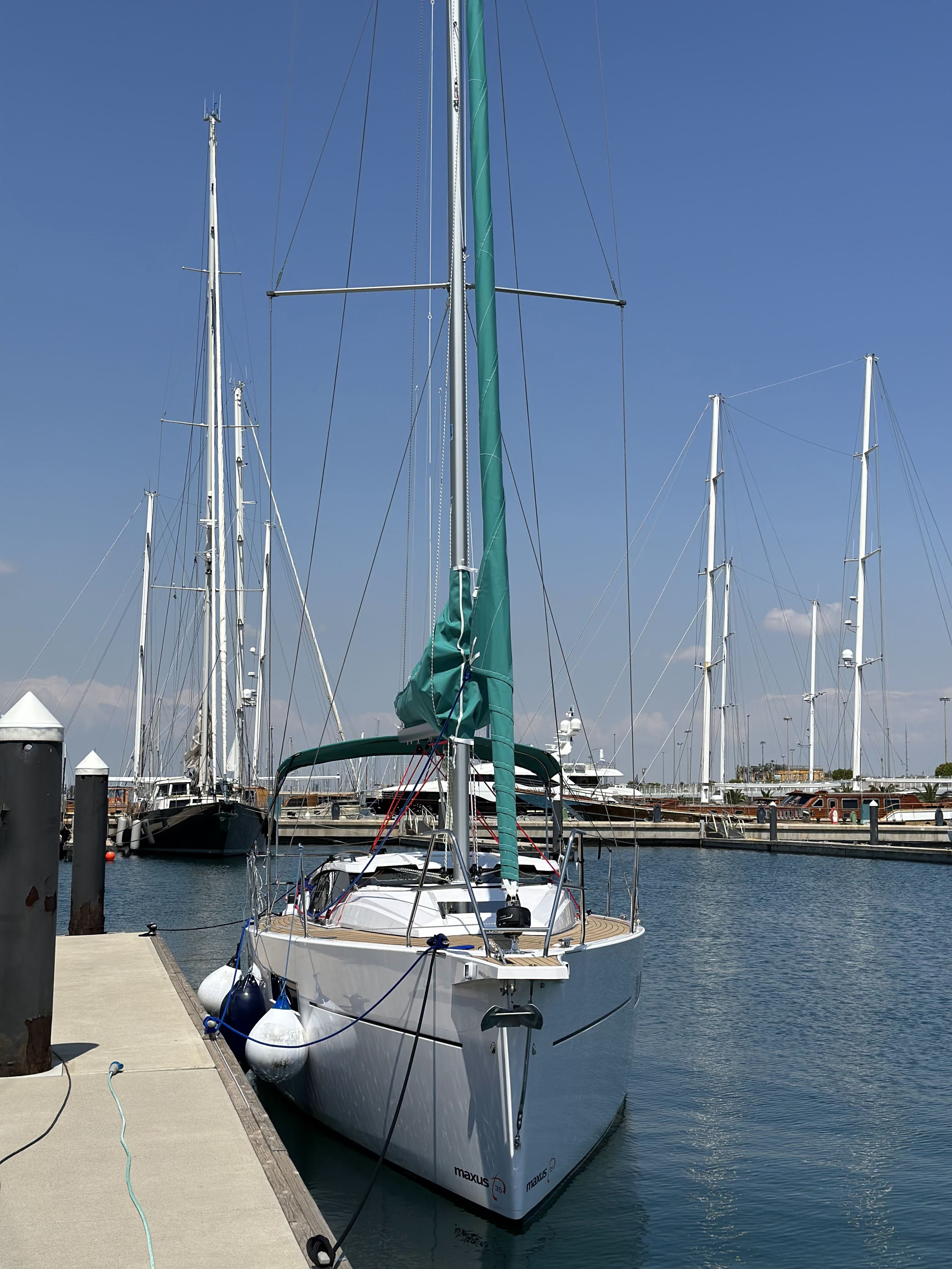 Maxus 35 (see with our base extra options availability as Air Conditioned) — photo 39