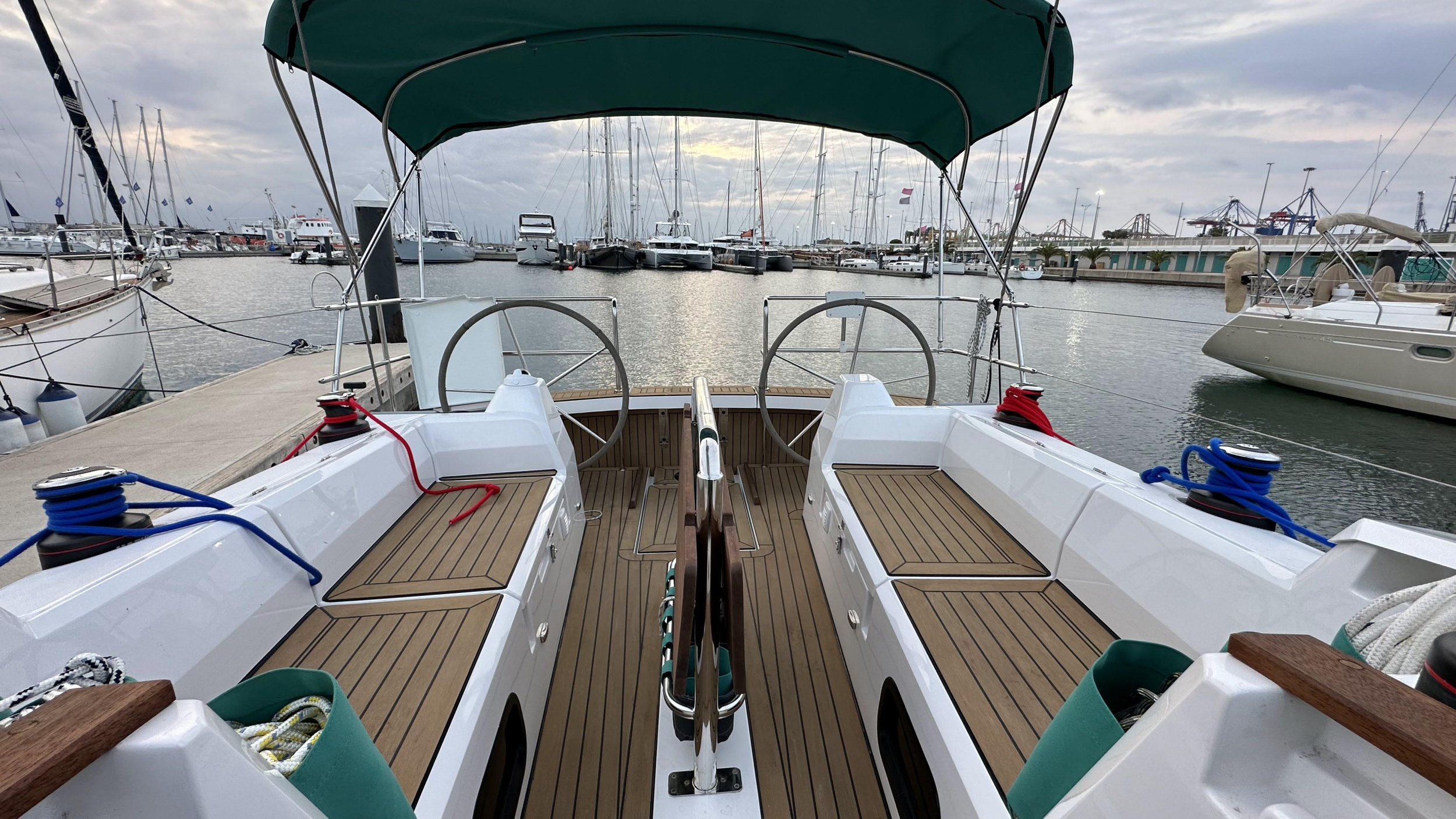 Maxus 35 (see with our base extra options availability as Air Conditioned) — photo 130