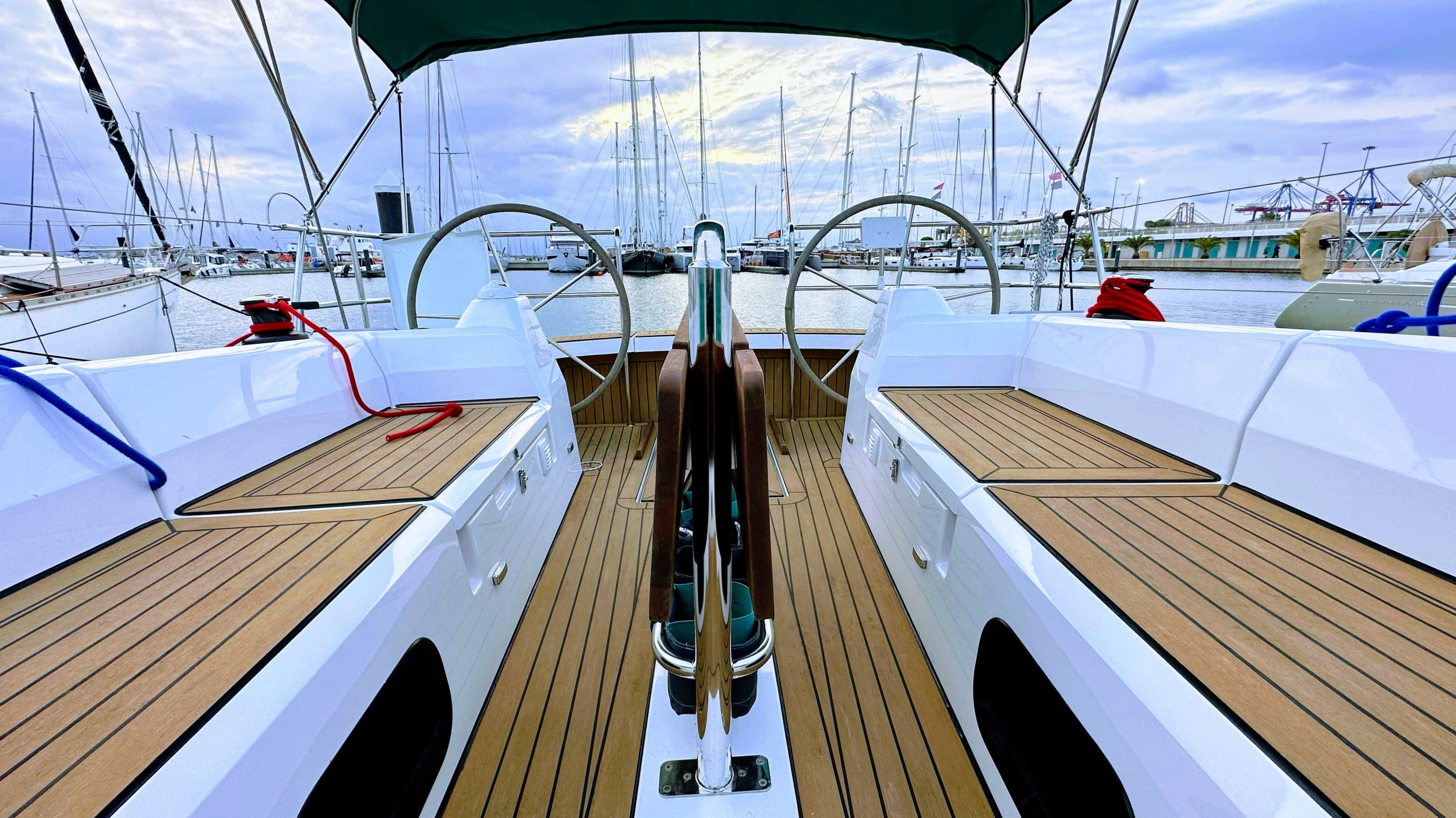 Maxus 35 (see with our base extra options availability as Air Conditioned) — photo 146