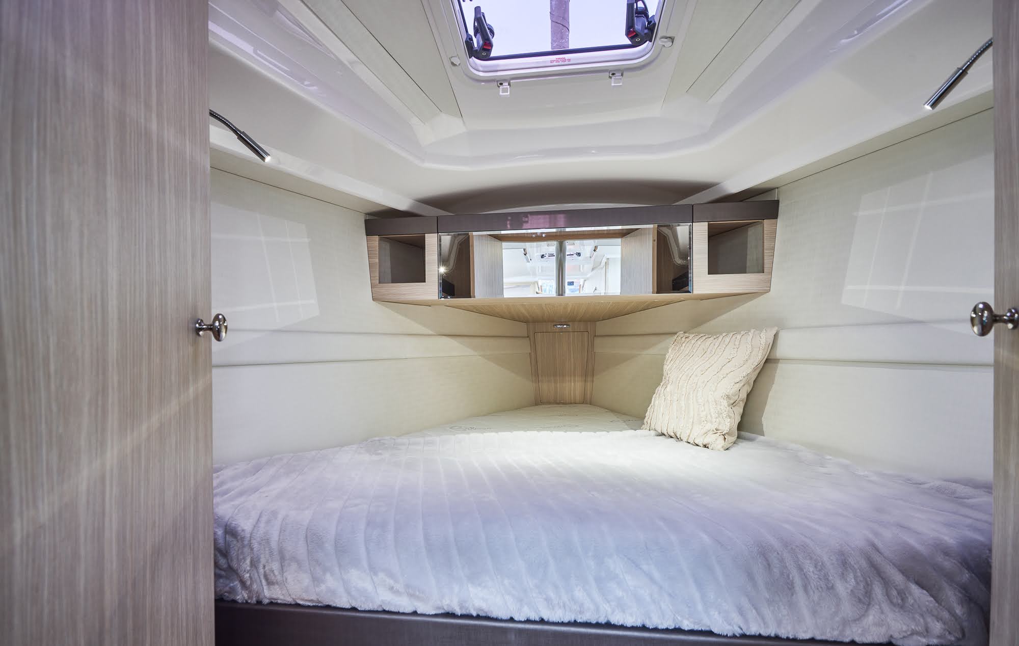 Maxus 35 (see with our base extra options availability as Air Conditioned) — photo 161