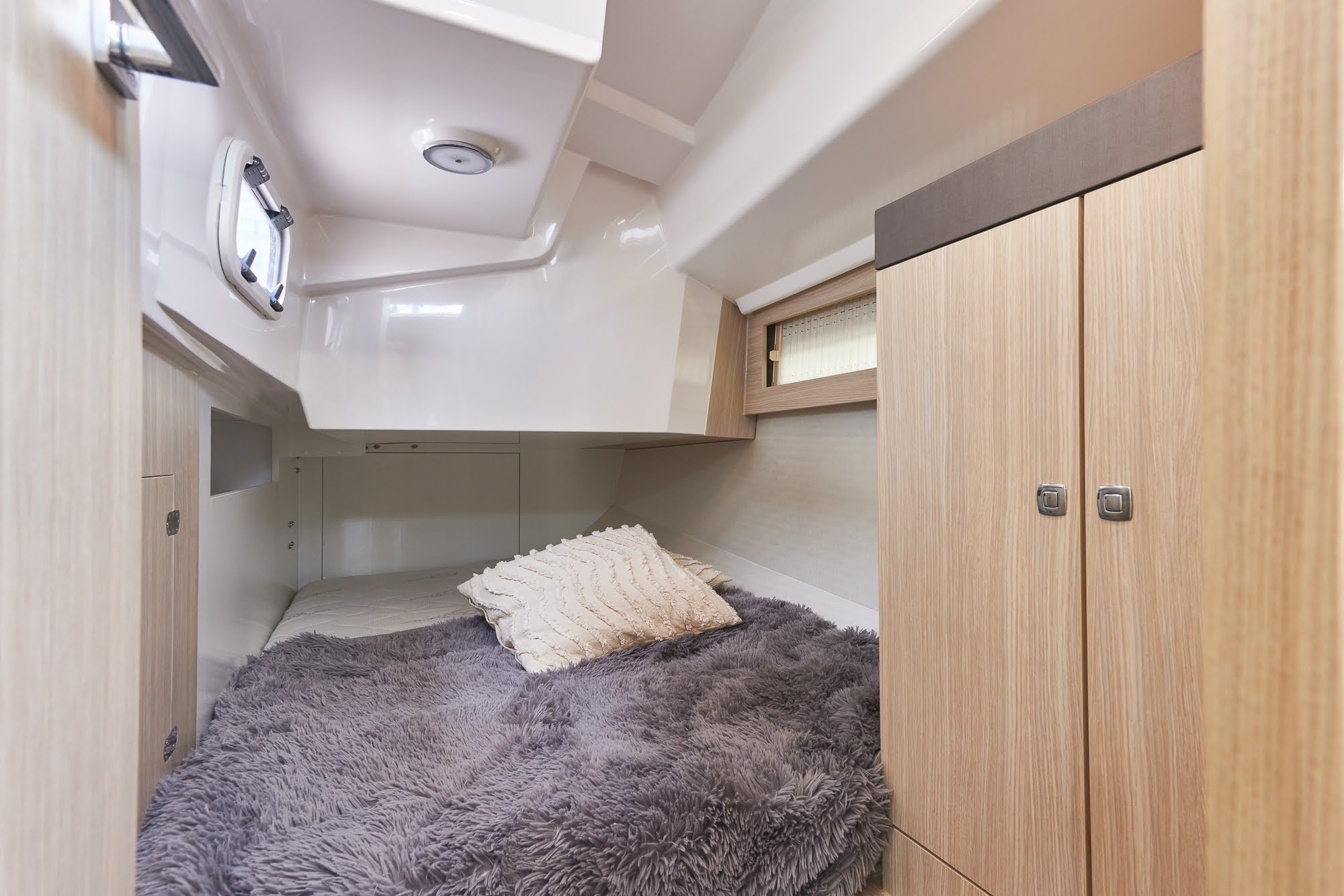 Maxus 35 (see with our base extra options availability as Air Conditioned) — photo 38