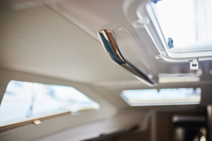 Maxus 35 (see with our base extra options availability as Air Conditioned) — photo 89