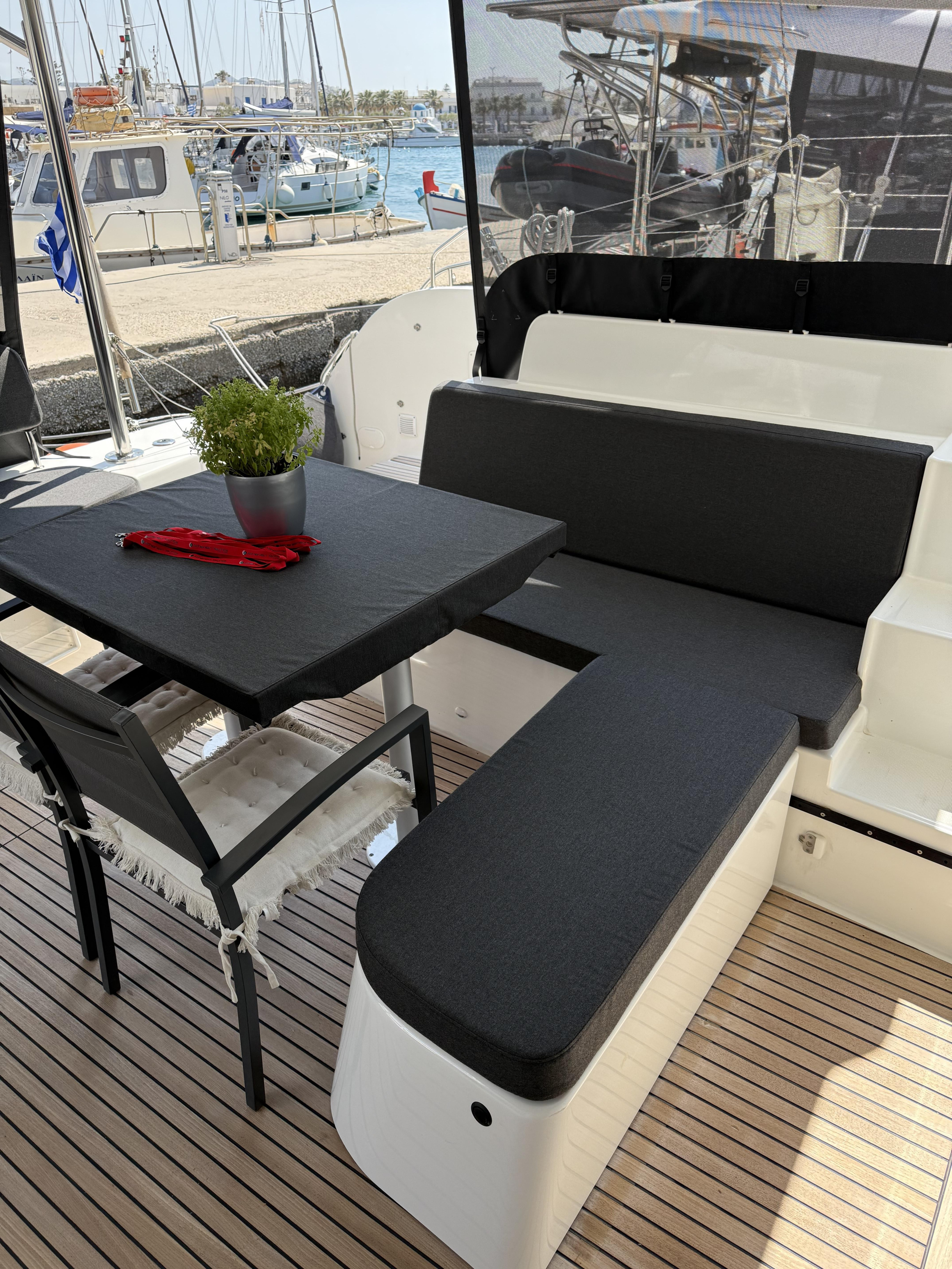 Lagoon 46 — photo 15