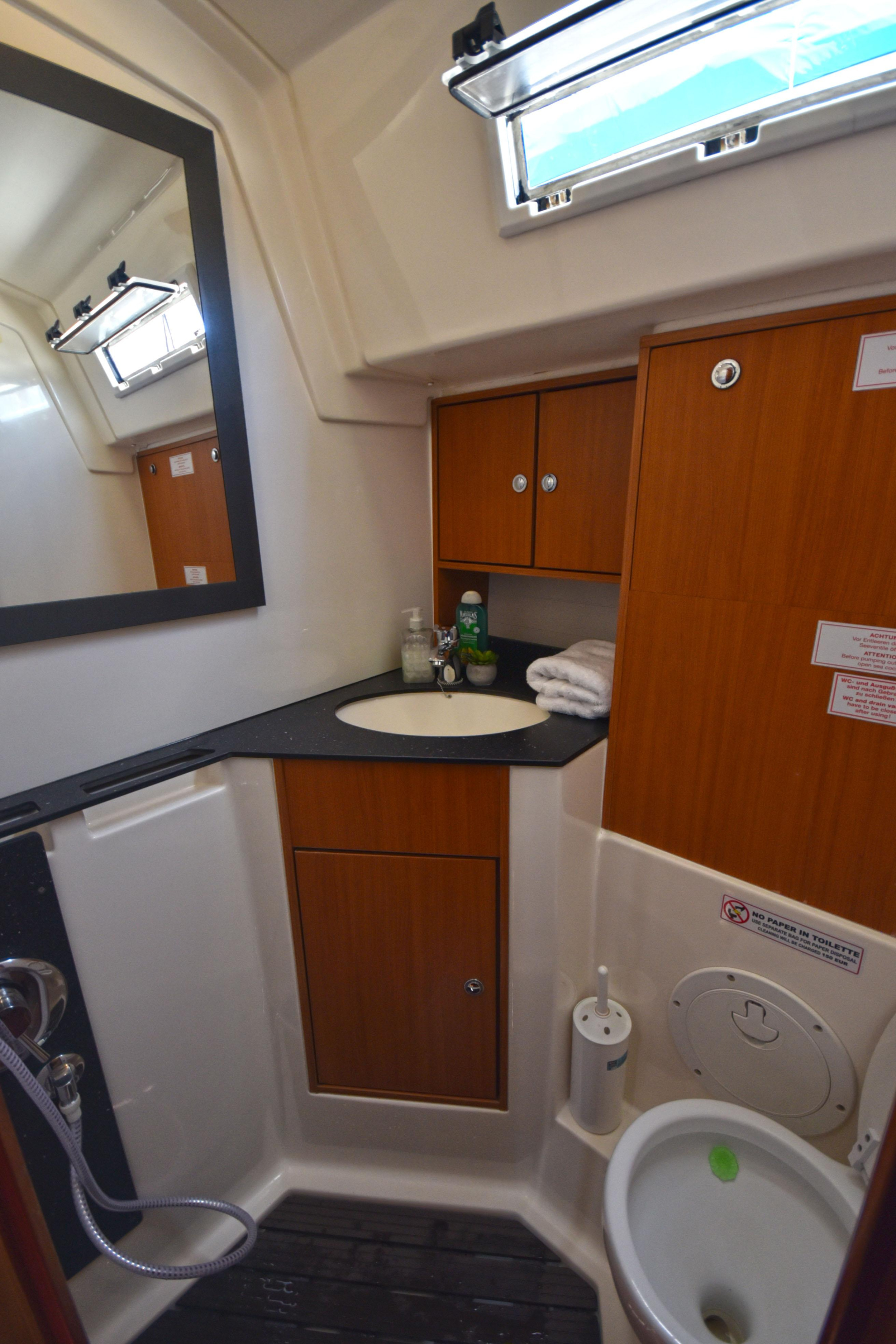 Bavaria Cruiser 45 — photo 18