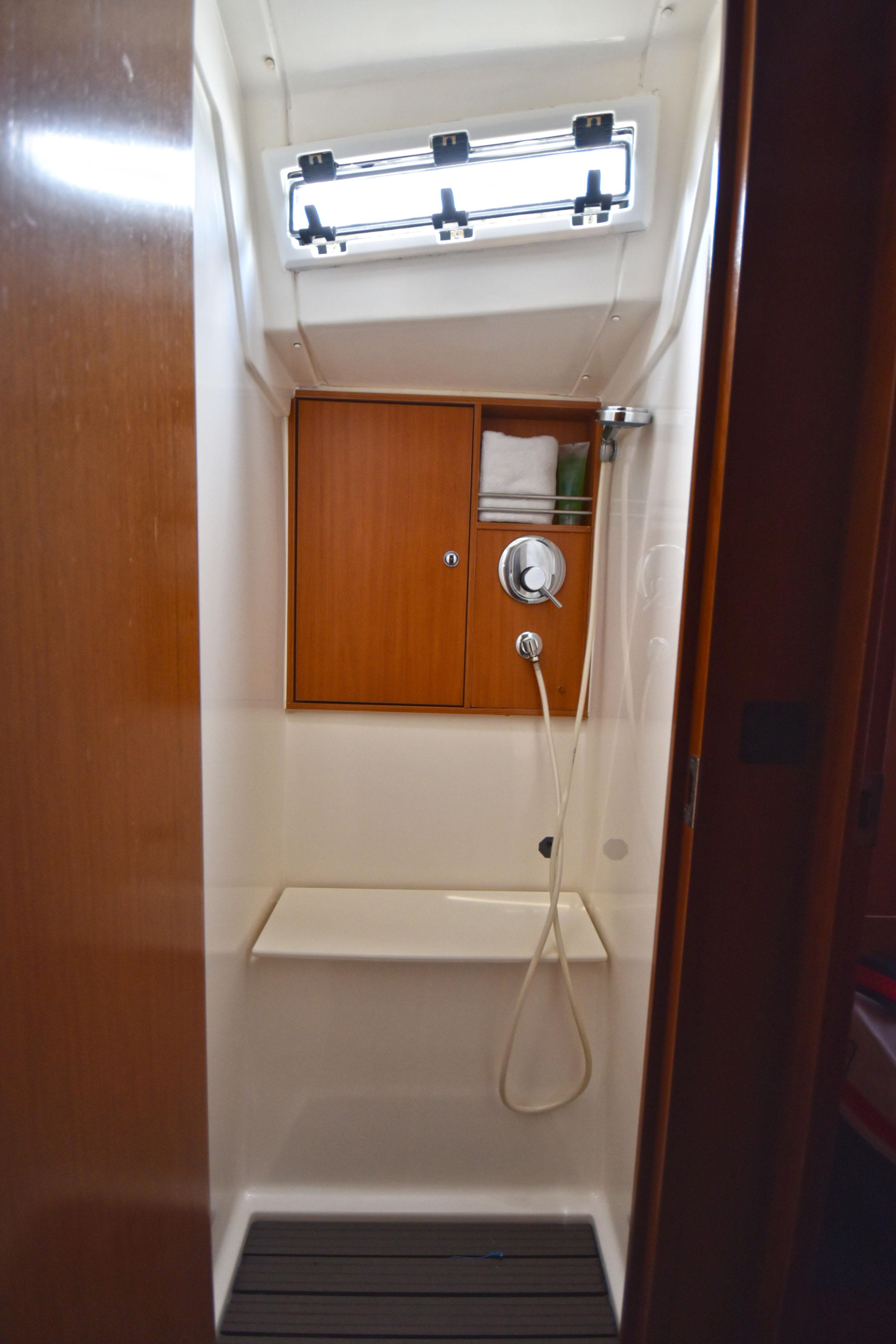 Bavaria Cruiser 45 — photo 4