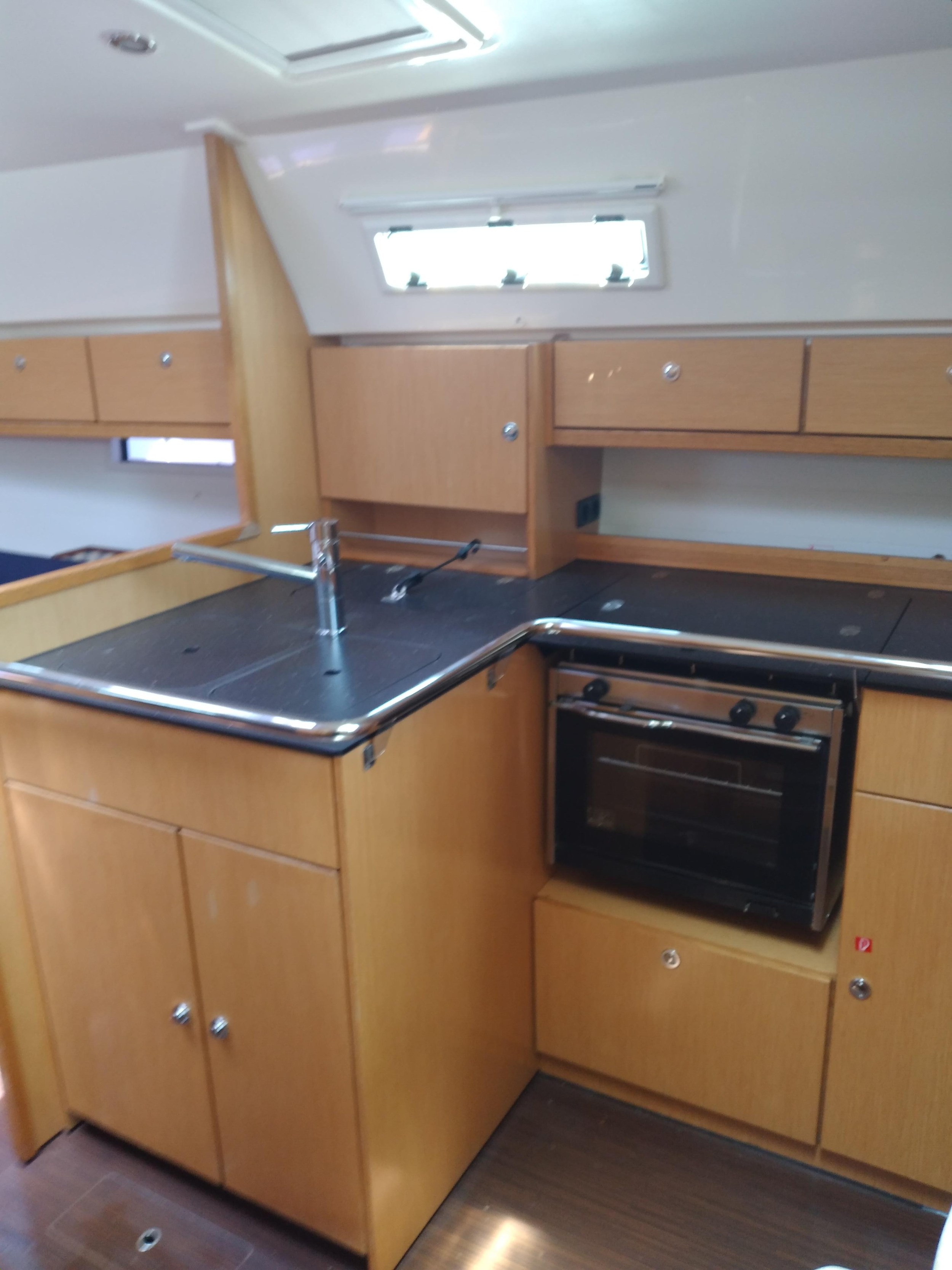 Bavaria 36 Cruiser — photo 11