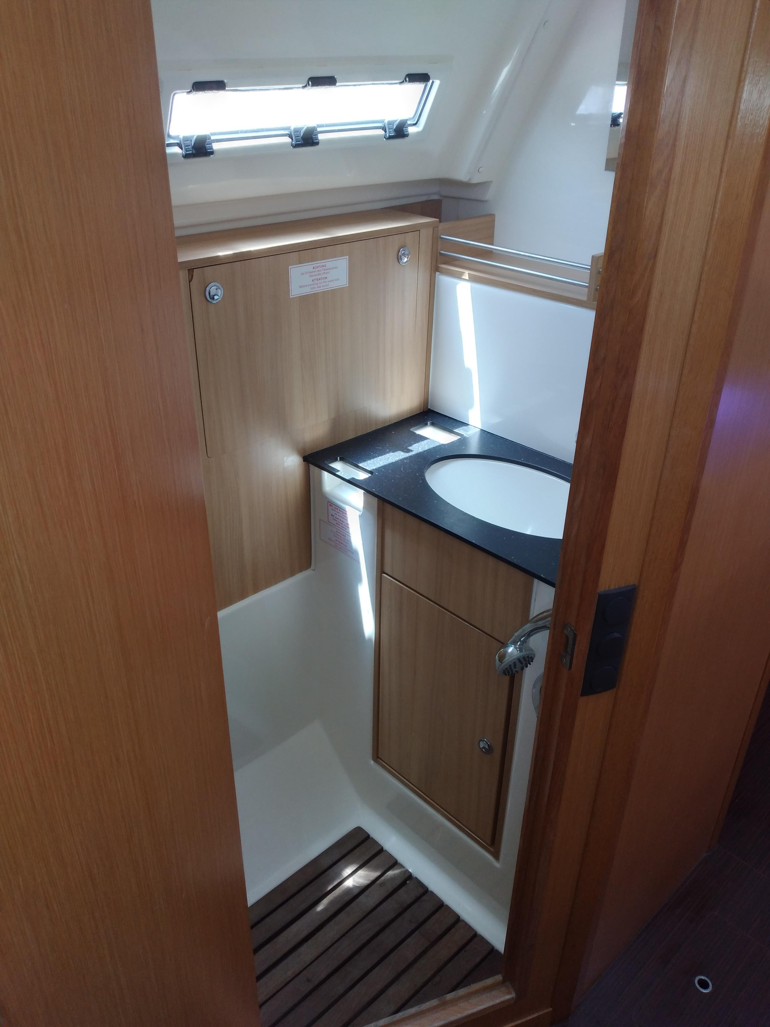 Bavaria 36 Cruiser — photo 10