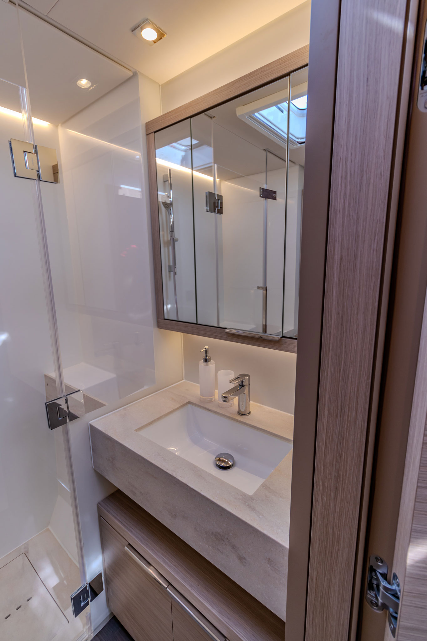 Lagoon 55 — photo 17
