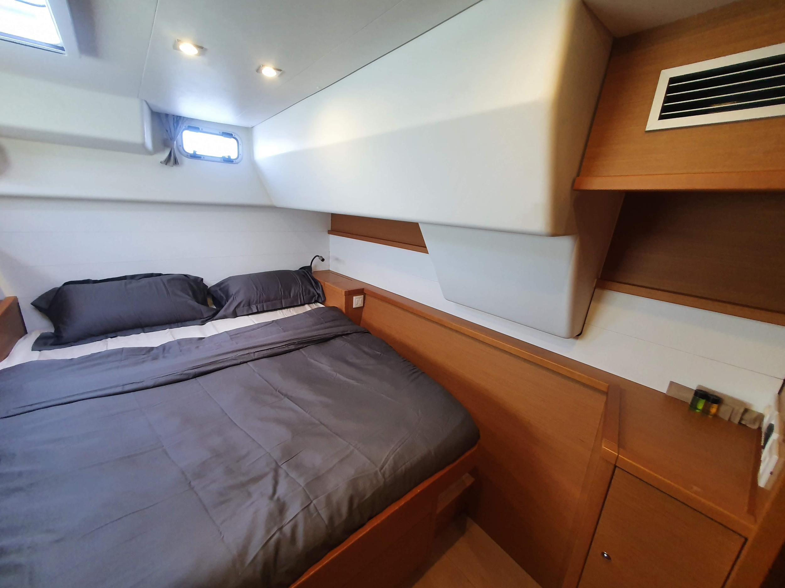 Lagoon 450 Fly — photo 14