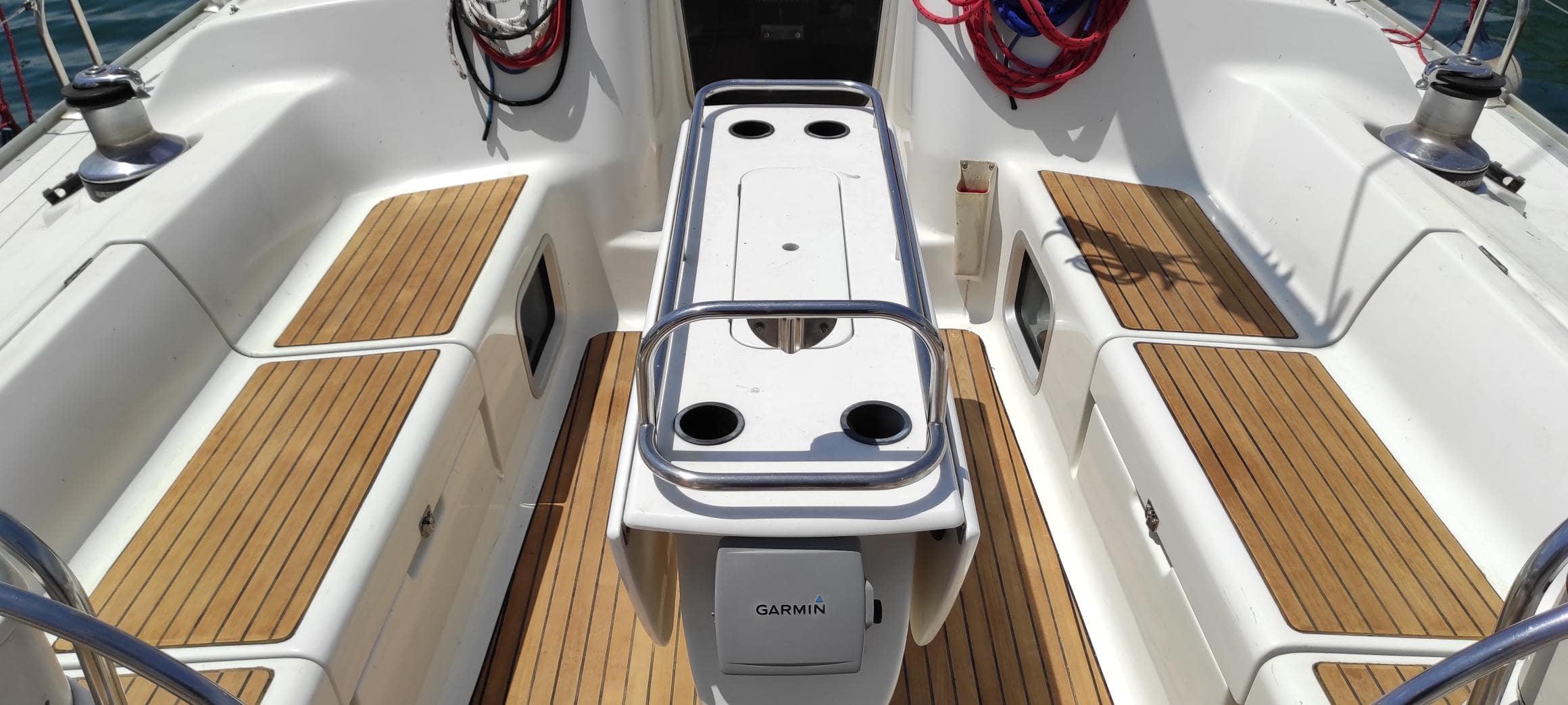 Sun Odyssey 43 — photo 3