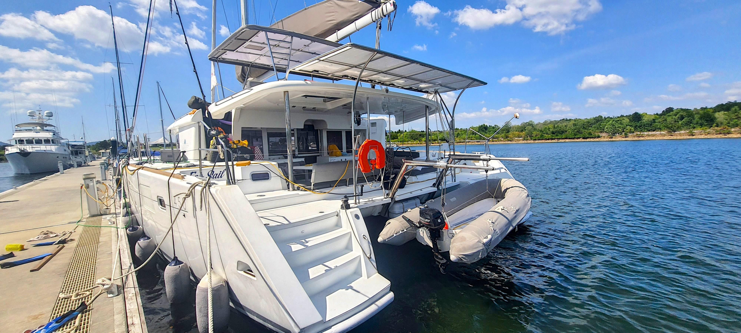 Lagoon 450 Fly — photo 4