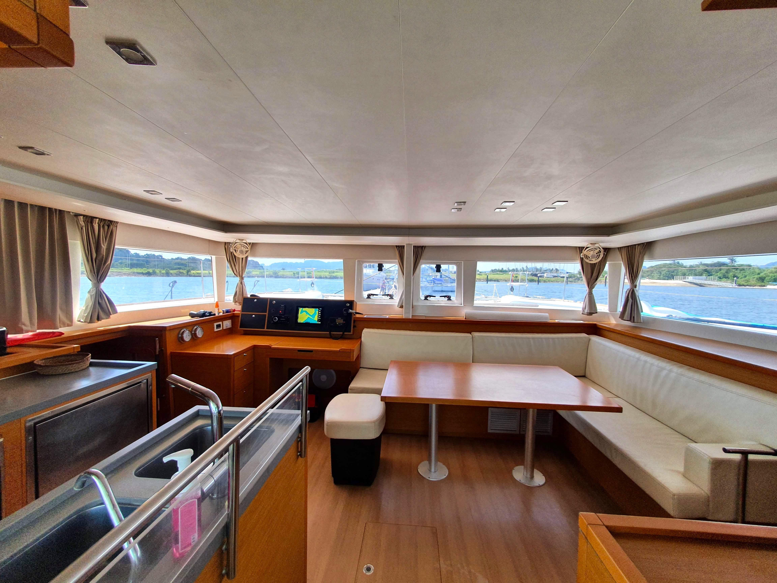 Lagoon 450 Fly — photo 25