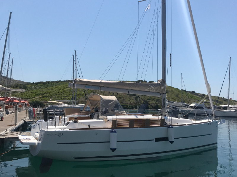 Dufour 310 Grand Large — photo 5