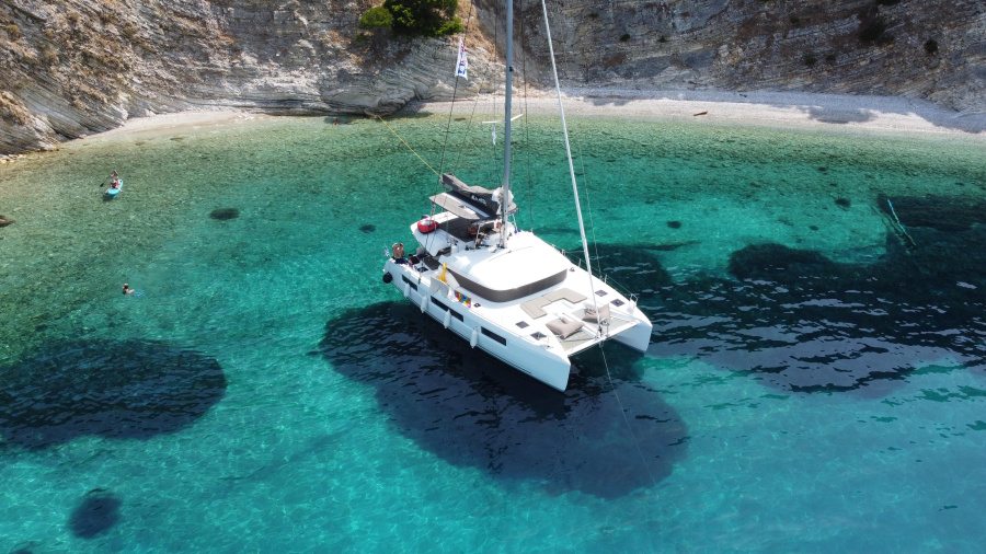 Lagoon 50 — photo 20
